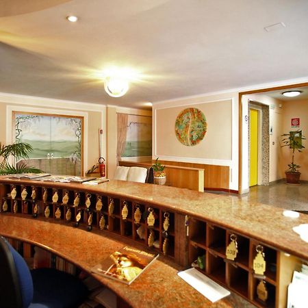 Hotel Cristal Bari Bagian luar foto