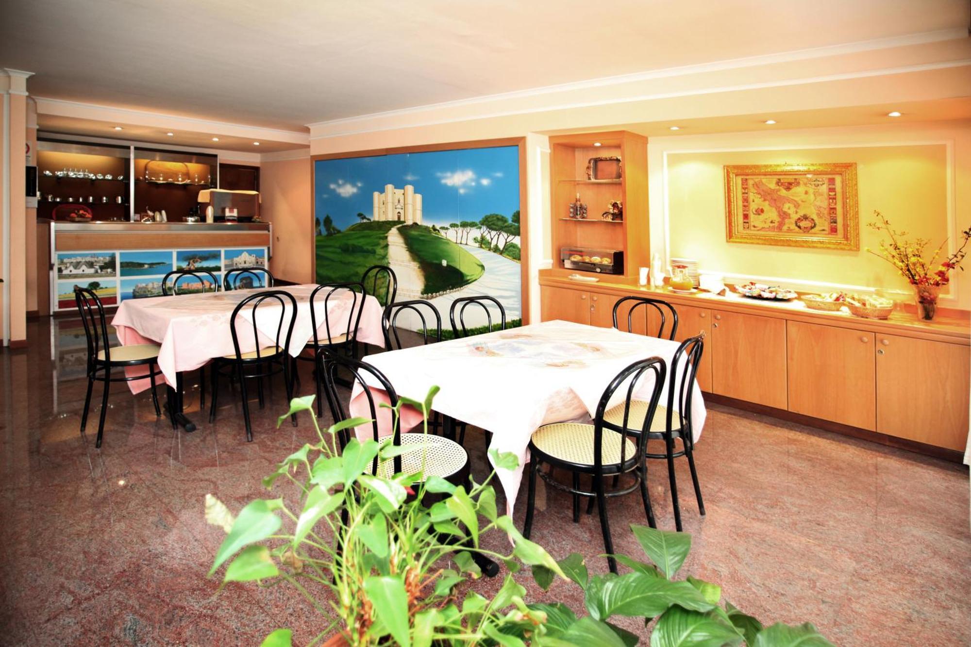Hotel Cristal Bari Bagian luar foto