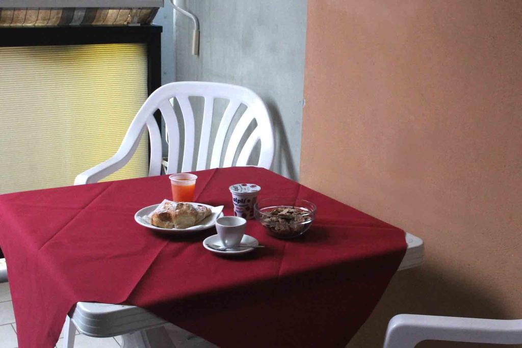 Hotel Cristal Bari Bagian luar foto