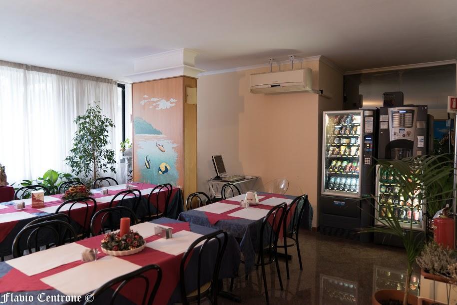 Hotel Cristal Bari Bagian luar foto