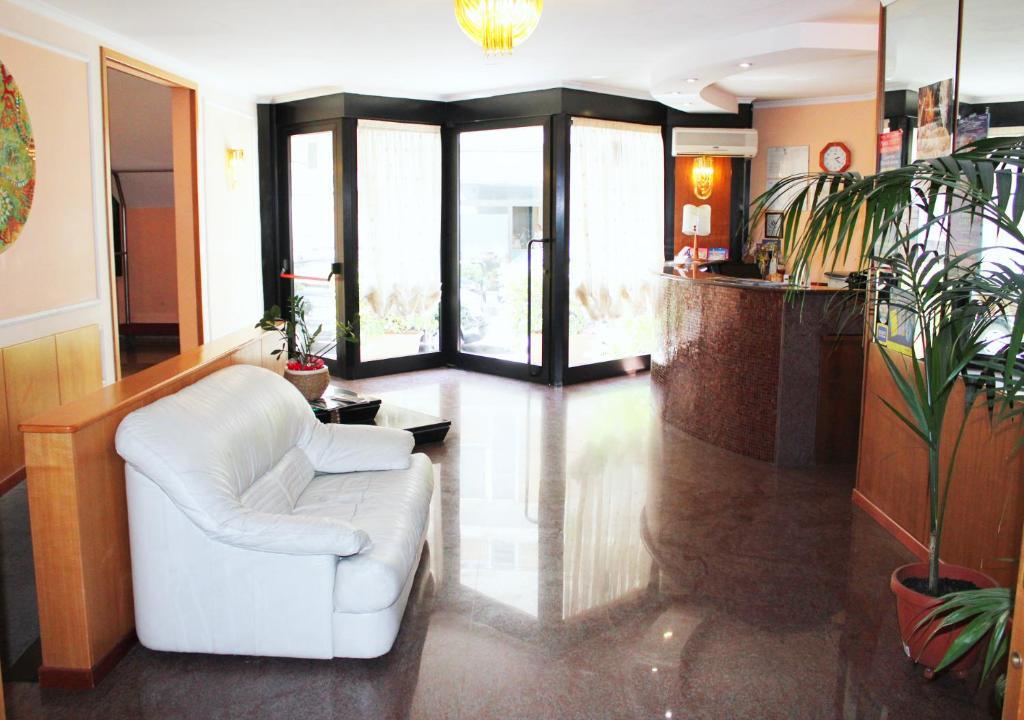 Hotel Cristal Bari Bagian luar foto